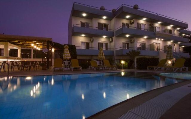 Antomar Apartments and Studios