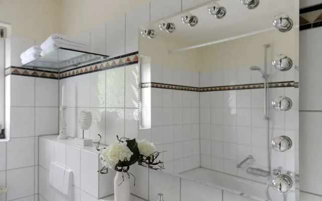 Parkside Apartment House