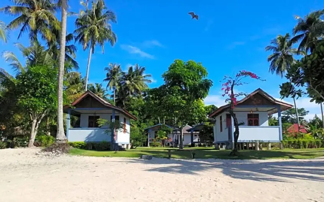 New Raya - Nias Beach Bungalows