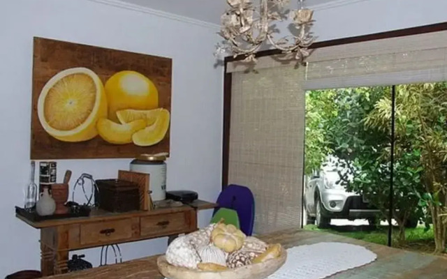Casa 4 suites a 200m da Rua das Pedras
