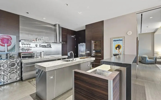 StripViewSuites at Palms Place Penthouses