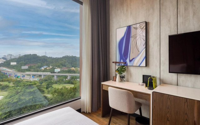 M Resort & Hotel