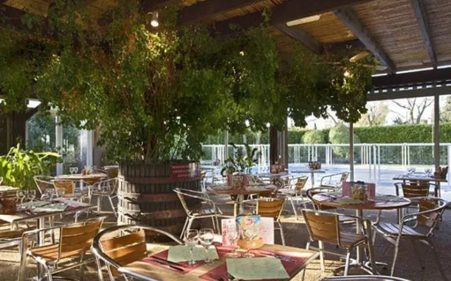 Ibis Orange Centre Échangeur A7 A9