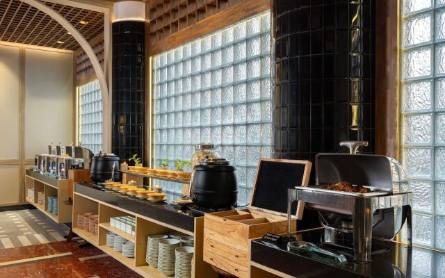 Golden Hill by Golden Tulip