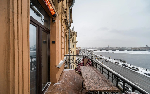 Апартаменты на набережной Лейтенанта Шмидта