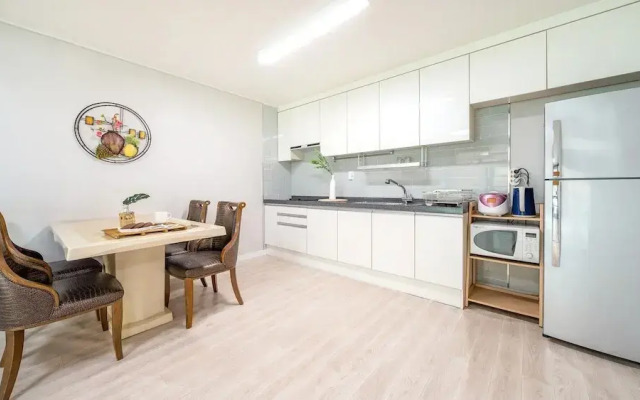 Goseong Araenmaru Pension