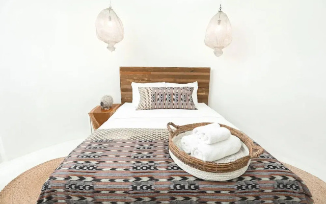 Igloo Beach Lodge