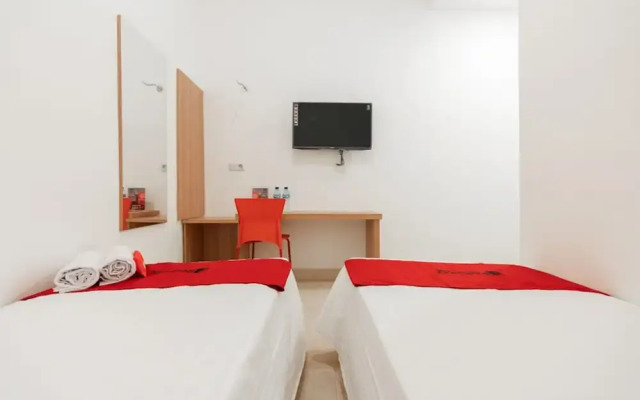 RedDoorz @ Graha Cemerlang Maros