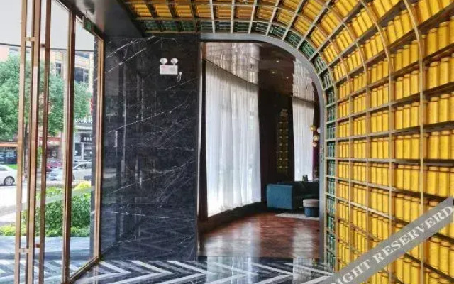 Pinko Residence (Guangzhou Panyu Aoyuan Plaza Store)