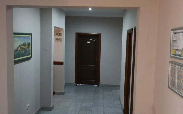 Elegance Hotel