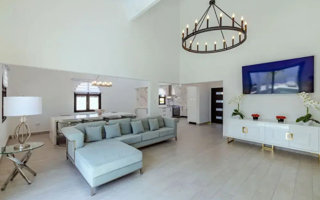 Tides Villa 4BR Private Pool Walk to the Beach