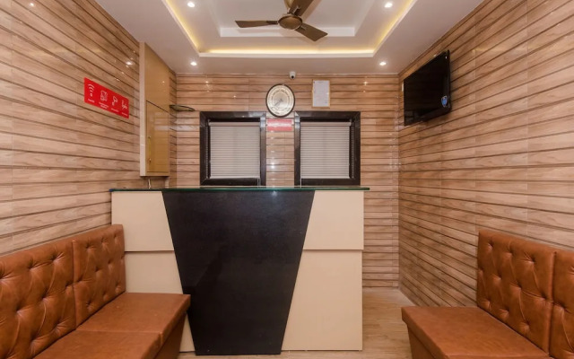 OYO 17202 Hotel Indore