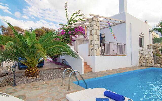 Spacious Villa in Arkadi with Swimming Pool near Sea