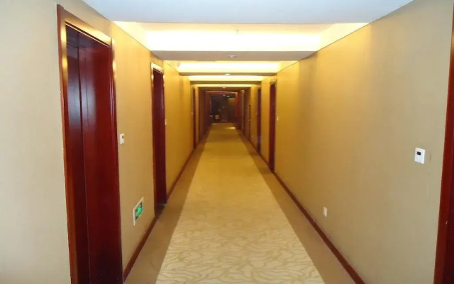Jinan Xuefu Zhongtian Business Hotel