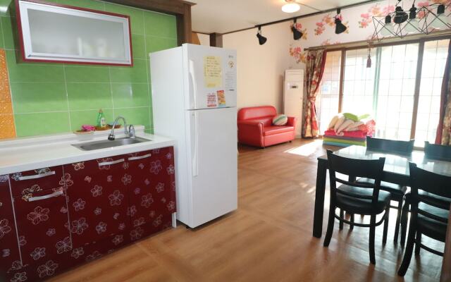 Gyeongju Raspberry Pension