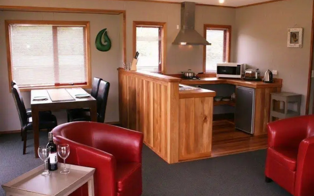 Whistling Frog Cafe & Accommodation