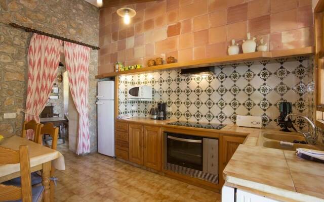 Villa - 5 Bedrooms with Pool and WiFi - 103125