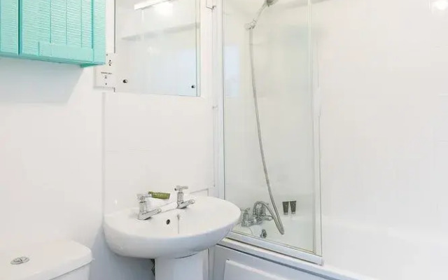 Welcoming and comfortable 1BR in South London