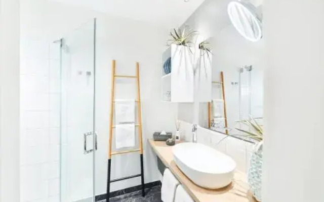 Uber Fluss Apartments
