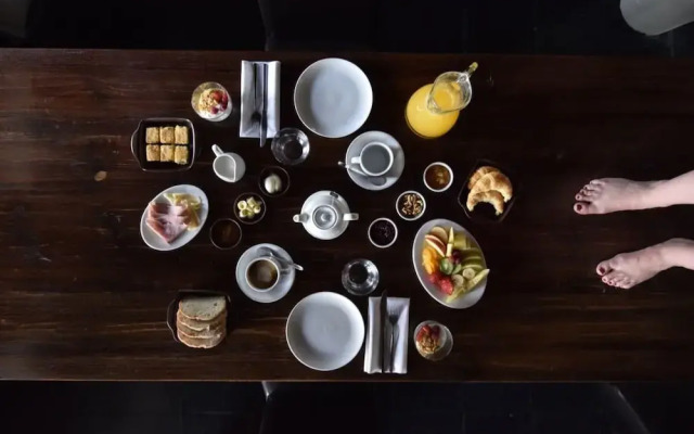 Postales by DOT Boutique