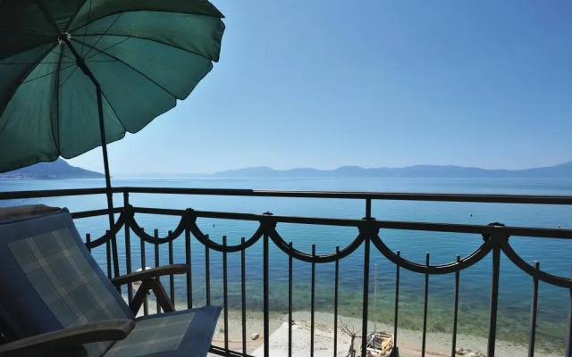 Beautiful Home in Brist With 2 Bedrooms and Wifi