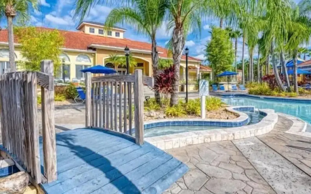 4752 Vero Beach Place