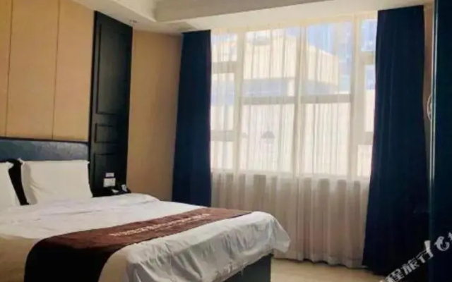 Super 8 by Wyndham Guiyang Qian Ling Park Rui Jin North Road