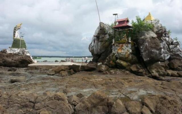 Ngwe Saung Garden Guest House