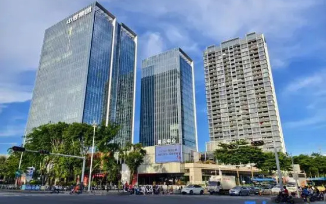 Yijin International Apartment (Qiaotou Subway Station)
