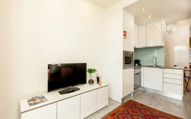 Stylish River View Apartment in Porto
