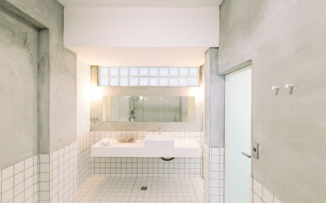 OwlStay Jiufen Green Ray