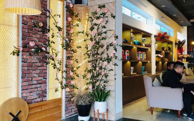 Iris Hotel Halong