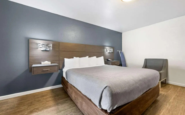 Econo Lodge Inn & Suites Heavenly Village Area