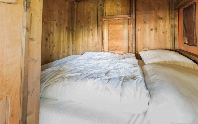 Unique, Comfortable Tent Houses on a Small Holiday Park a 5 Minute Walk From the sea