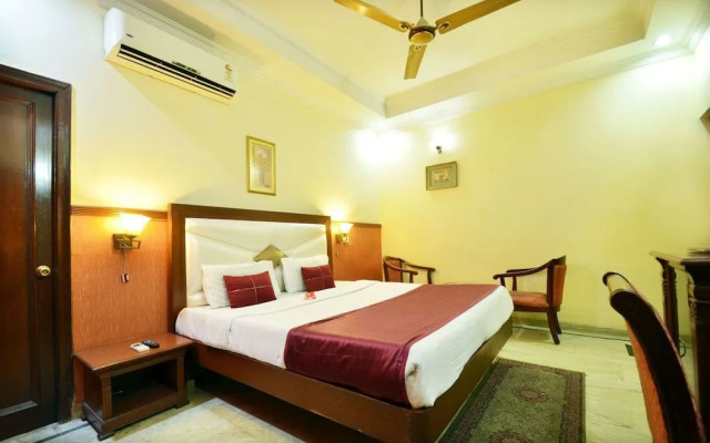 OYO 7219 Corporate Inn