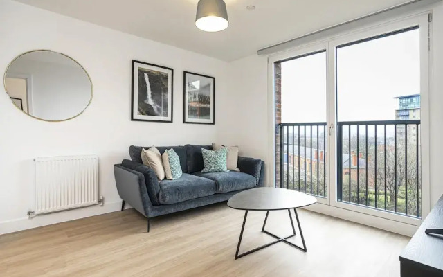 Modern Flat Near City Centre