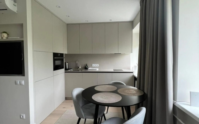 2 kamb.Butas prie juros.