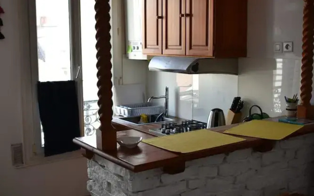 Large 1 Bedroom Apartment in Paris