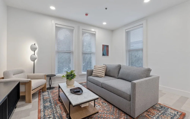 The Continental, powered by Placemakr - Downtown - Market Square