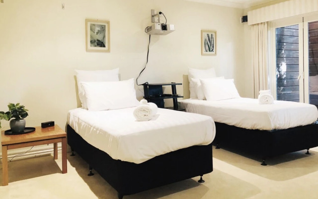 Boutique House with Endless Views