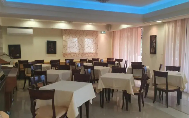 Paradise Kriopigi Hotel