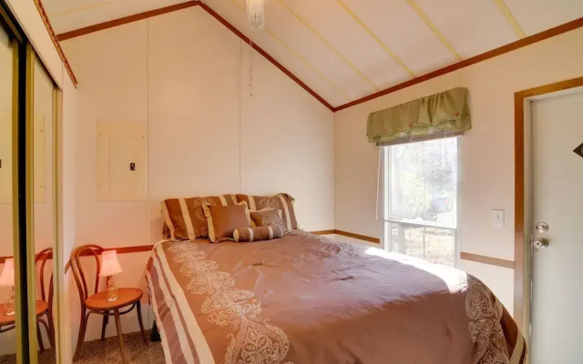 Cozy Tennessee Escape w/ Porch, Grill & Fire Pit!