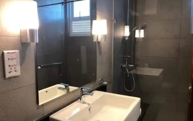 Apartment314 Oceanfront condos Nilaveli