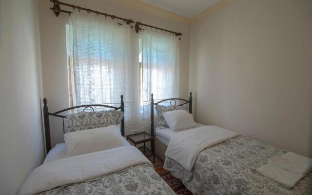 Kamelya Cave Hostel - Adults Only