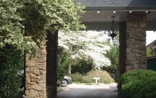 The VanLandingham Estate Inn & Conference Center
