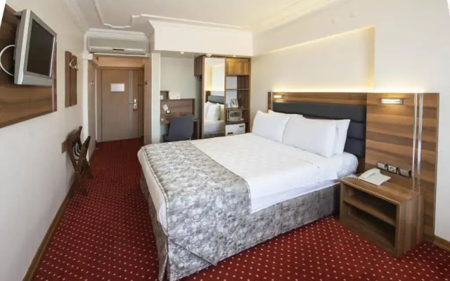 Atiskan Hotel