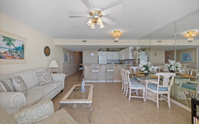 Pelican Beach 1202 1 Bedroom Condo by Pelican Beach Management