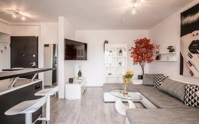 Luxury Penthouse Plaza Residence P1