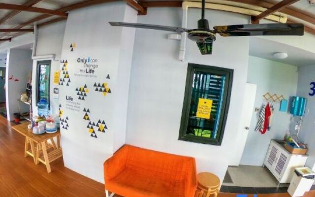 ZZZ Hostel - Don Mueang Airport