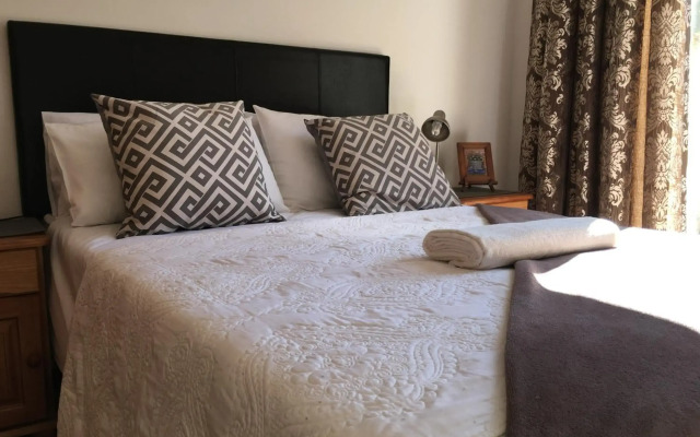 Cura Lodge